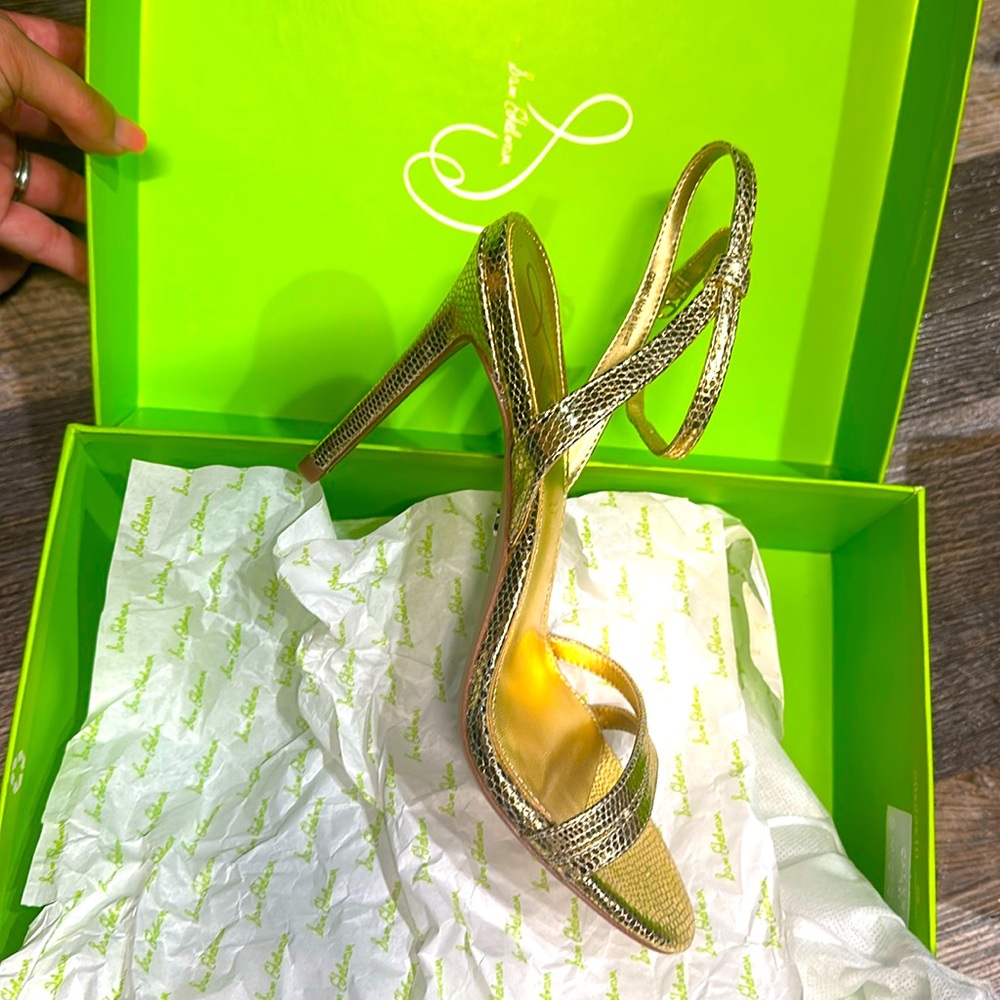 New sandals heels gold size 6